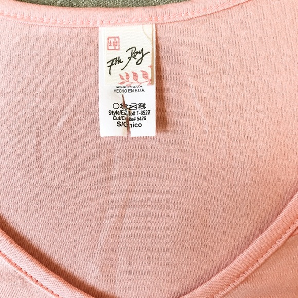 Short sleeve flowy pink blouse - Picture 3 of 4